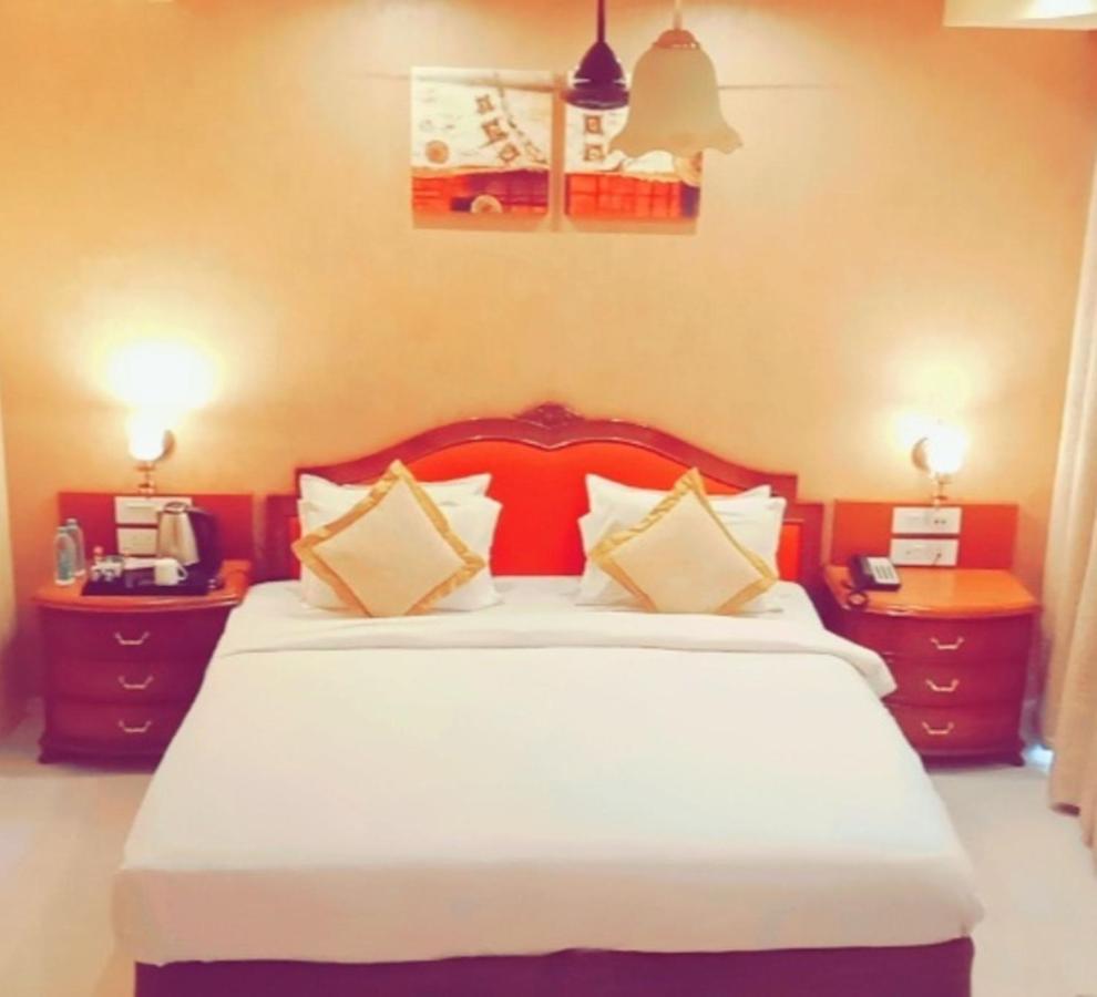 The Emerald Club ,Rajkot Bagian luar foto