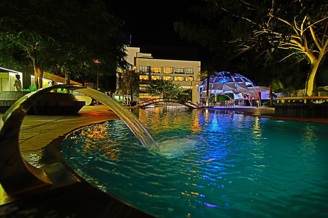 The Emerald Club ,Rajkot Bagian luar foto
